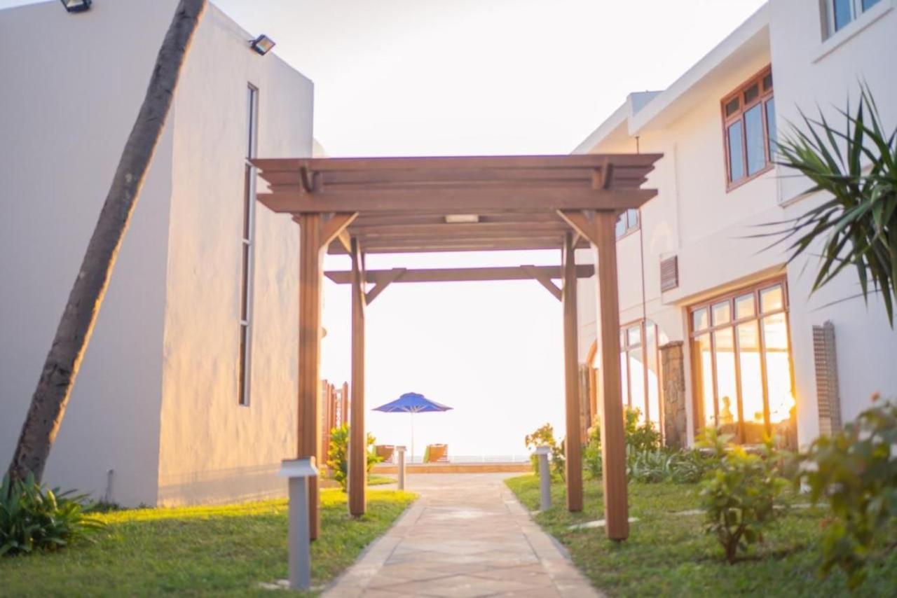 Gold Beach Resort Flic-en-Flacq Exteriör bild