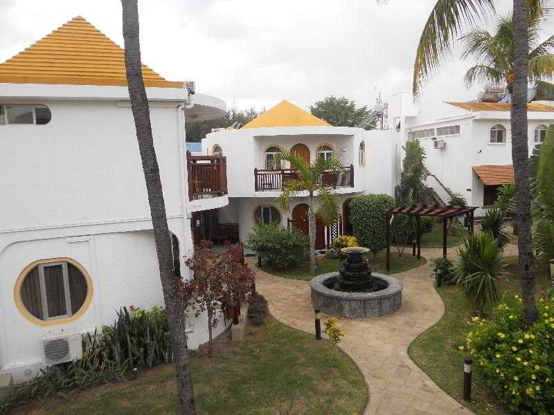 Gold Beach Resort Flic-en-Flacq Exteriör bild